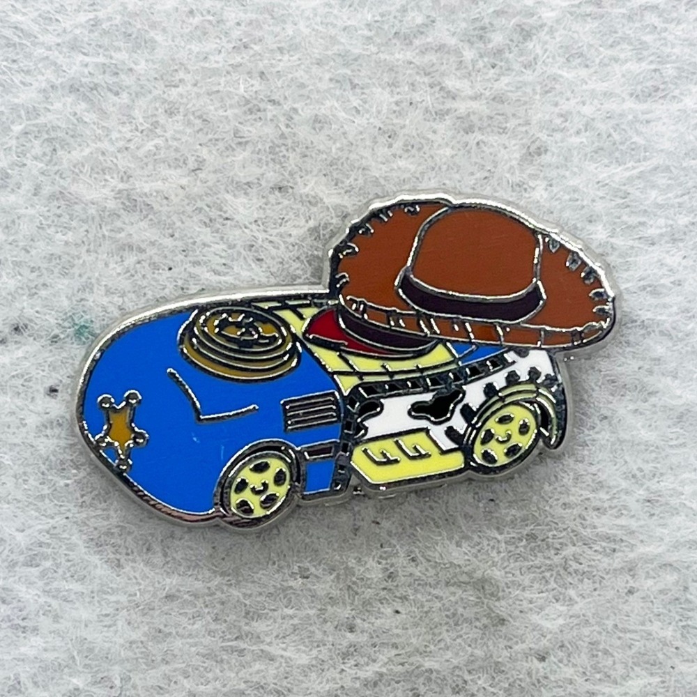🔮 5/$25 Disney Racers Toy Story Woody Pin